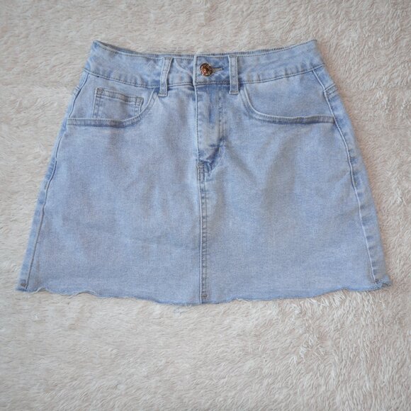Women's Size XS Denim Mini Skirt, Jean Skirt, Light Wash Blue, Like new - Picture 3 of 4